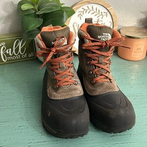 The North Face Boots SZ 5 Big Boys